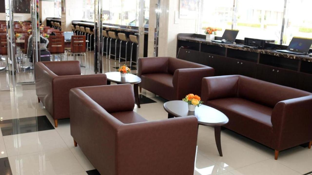 Toyoko Inn Gumma Isesaki Ekimae Exteriör bild