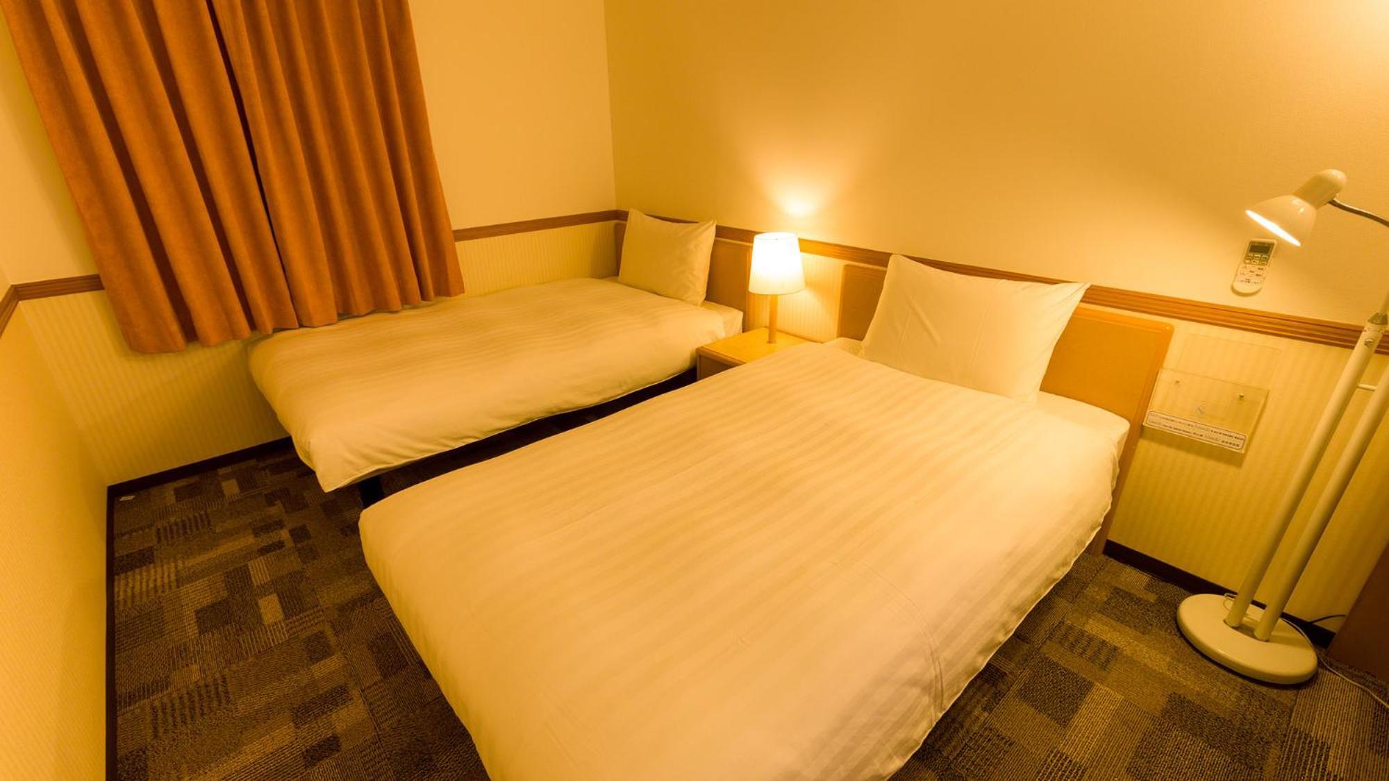 Toyoko Inn Gumma Isesaki Ekimae Rum bild
