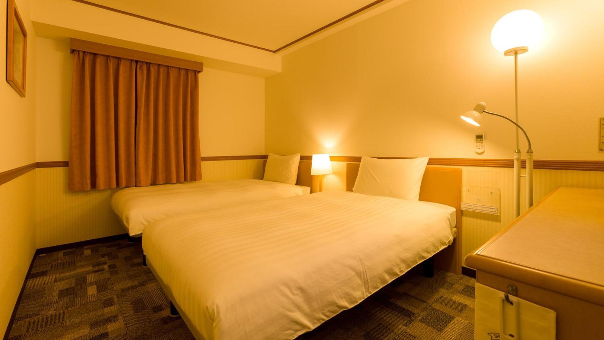 Toyoko Inn Gumma Isesaki Ekimae Rum bild
